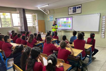 ilkokul-ogrencilerine-trafik-egitimi-verildi