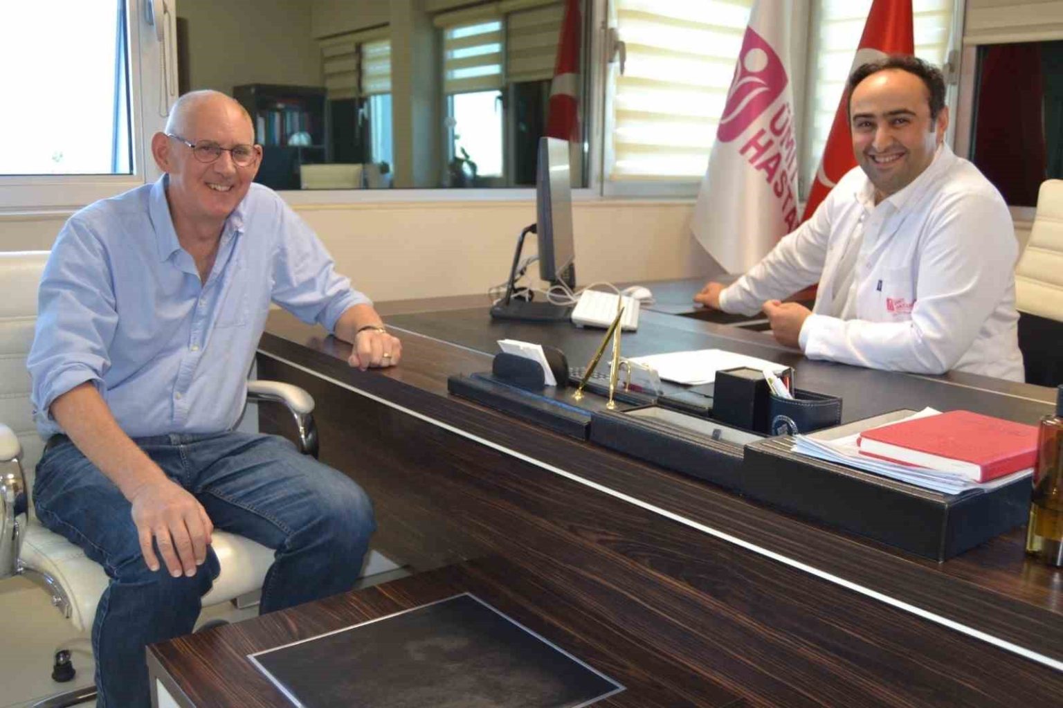 ingiliz-akademisyen-eskisehirde-beyin-ameliyatiyla-sagligina-kavustu