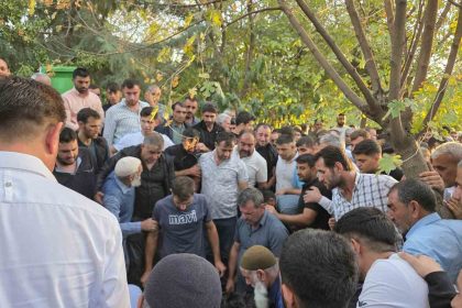 iskenderundaki-feci-kazada-olen-3-arkadas-memleketlerinde-topraga-verildi