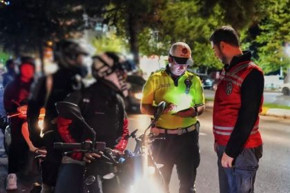 ispartada-vatandaslarin-huzurunu-bozan-araclar-trafikten-men-edildi