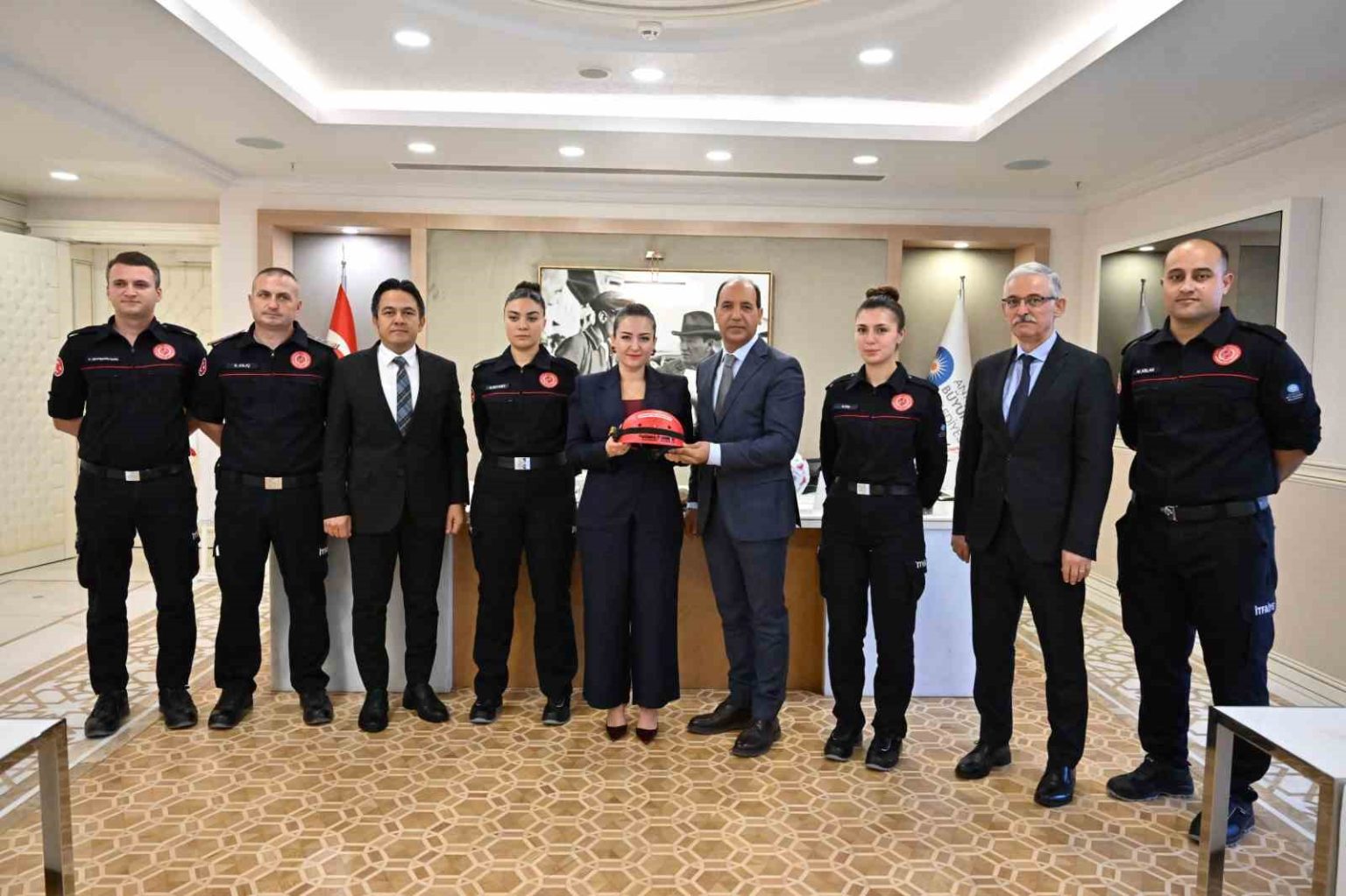 itfaiye-haftasinda-pelerinsiz-kahramanlara-tesekkur