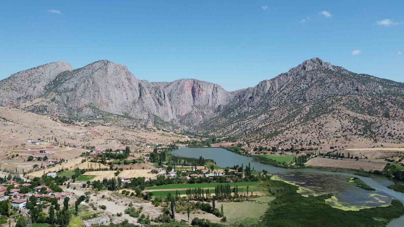 kazankaya-kanyonu-tarihi-ve-dogal-guzellikleriyle-meditasyon-merkezini-andiriyor