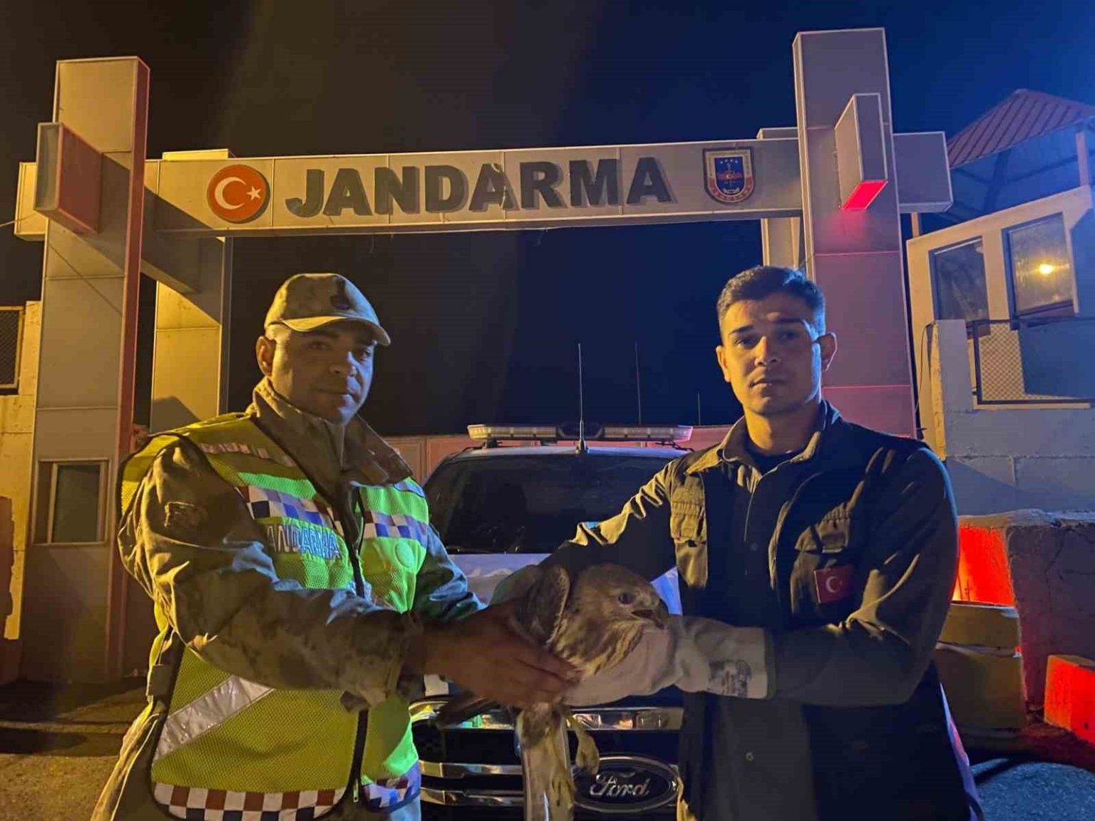 kizil-sahin-emin-ellerde