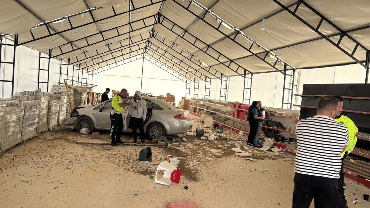 kontrolden-cikan-otomobil-is-yerine-girdi