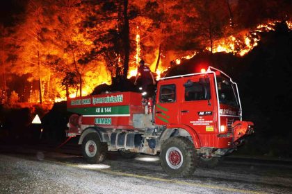 koycegiz-akkopru-yangininda-2-bin-309-hektar-alan-yandi