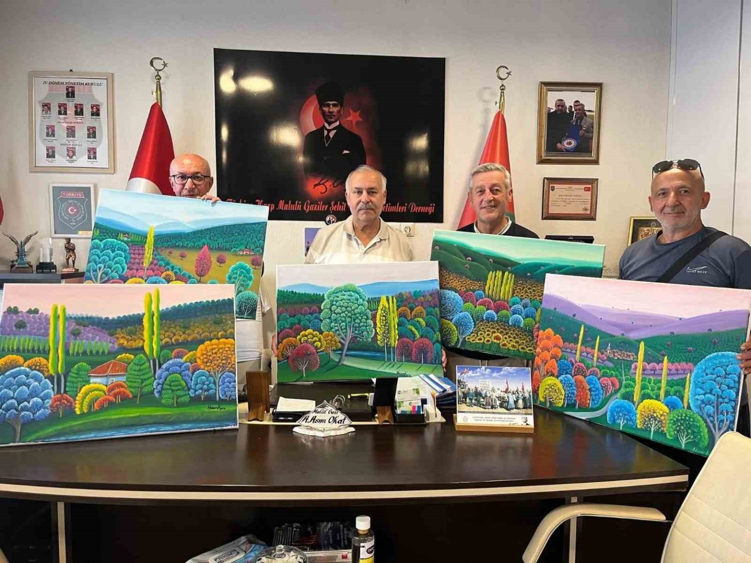 kutahyada-ressam-hasan-karadan-anlamli-bagis