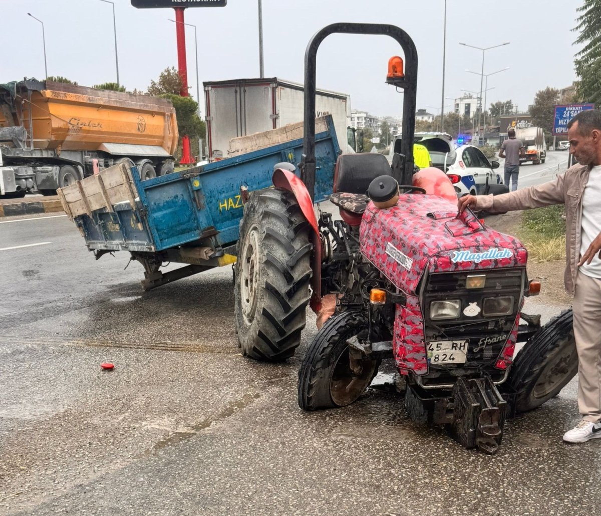 manisada-tir-ile-traktor-carpisti-yasli-surucu-agir-yarali