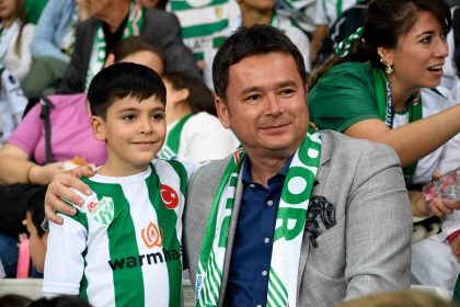 osmangazinin-miniklerinden-bursaspora-buyuk-destek