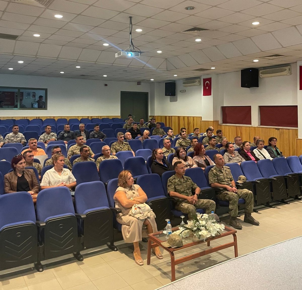 polis-uyusturucu-ile-mucadele-egitimlerine-devam-ediyor