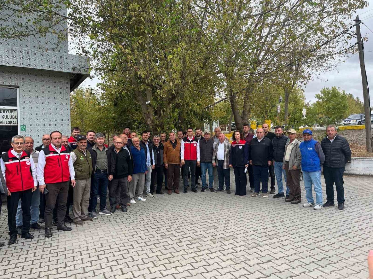 sarayda-ciftcilere-yuzde-50-hibe-destekli-750-kilogram-kanola-tohumu-dagitildi