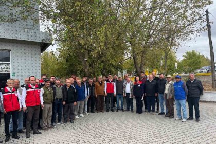 sarayda-ciftcilere-yuzde-50-hibe-destekli-750-kilogram-kanola-tohumu-dagitildi