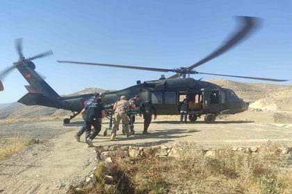 siirtte-jandarma-helikopteri-is-kazasi-geciren-vatandasi-hastaneye-tasidi