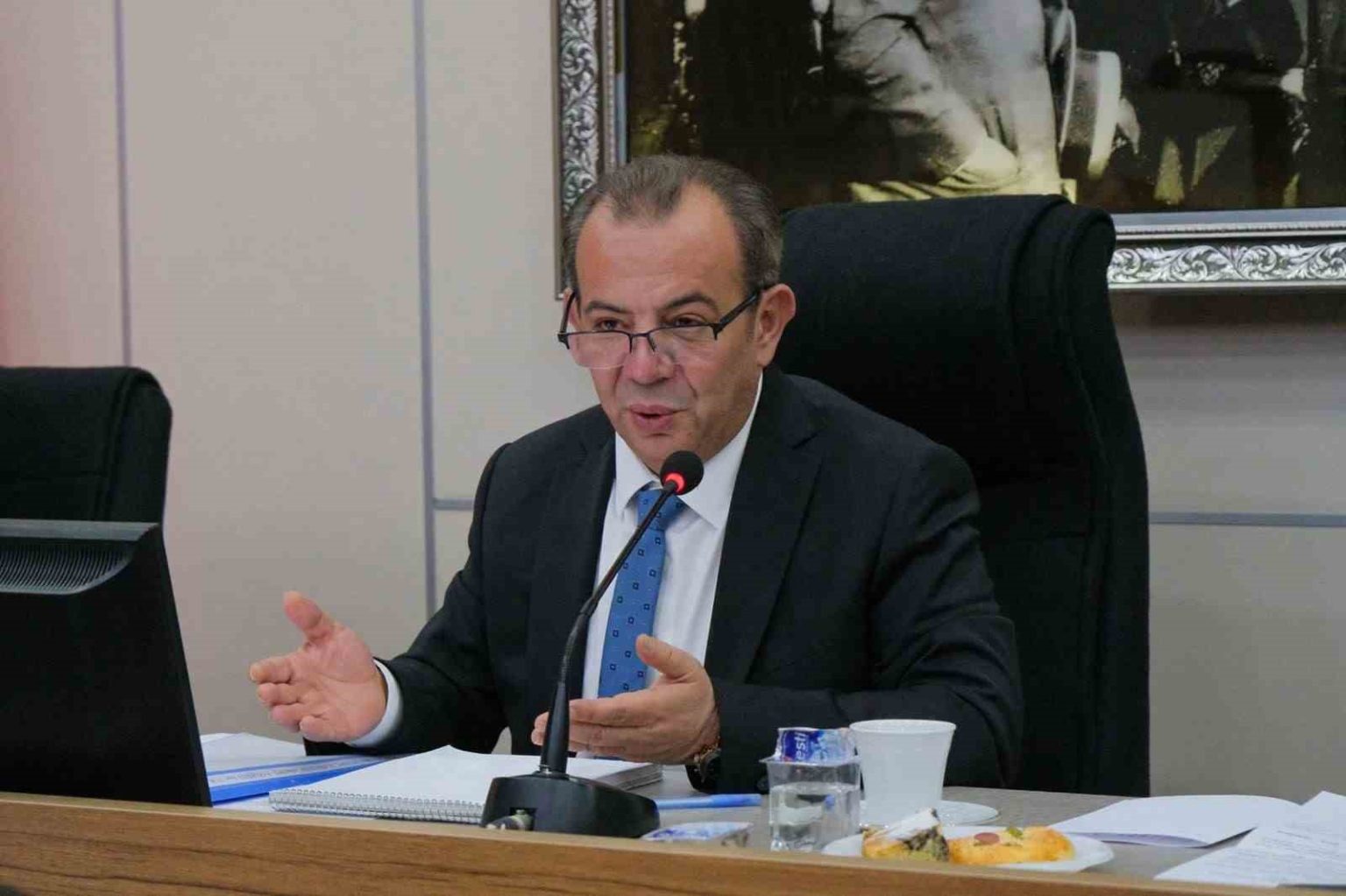 tanju-ozcana-mahkemeden-adli-kontrol-ve-yurt-disi-cikis-yasagi