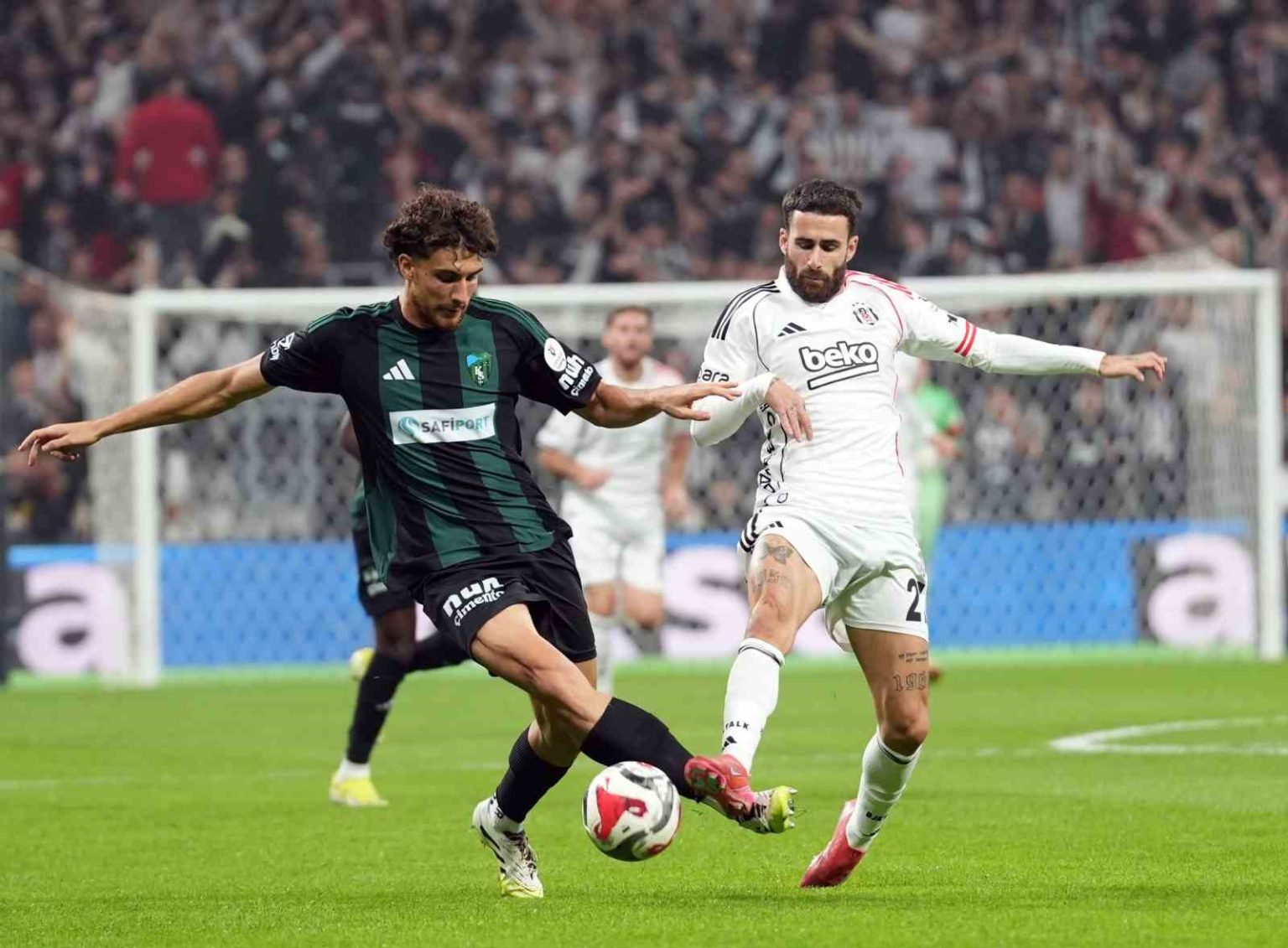 trendyol-super-lig-besiktas-2-kocaelispor-0-mac-devam-ediyor