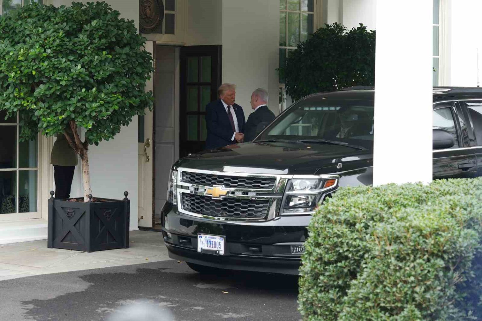 trump-ve-netanyahu-beyaz-sarayda-bir-araya-geldi