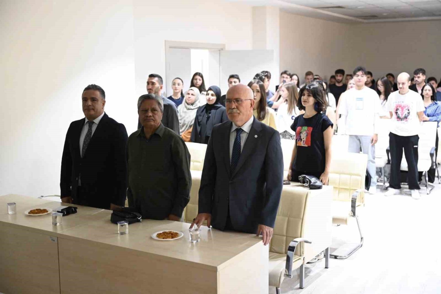 usak-universitesinde-egitim-arastirmalari-kongresi-yapildi
