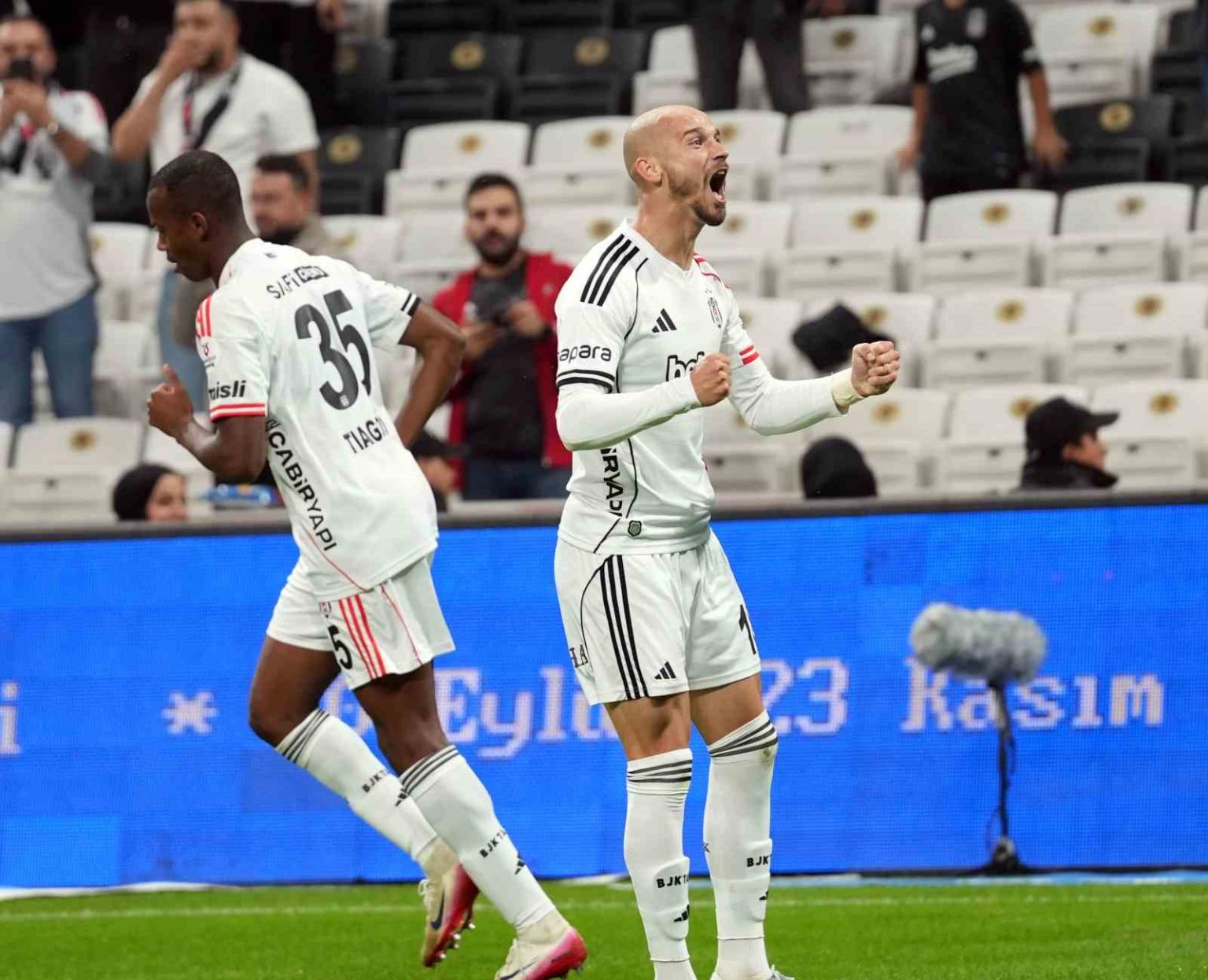 vaclav-cerny-besiktas-formasiyla-ilk-golunu-atti