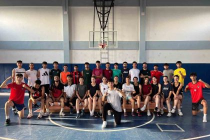 van-buyuksehir-belediyesinin-besyo-kursuyla-40-ogrenci-universiteli-oldu