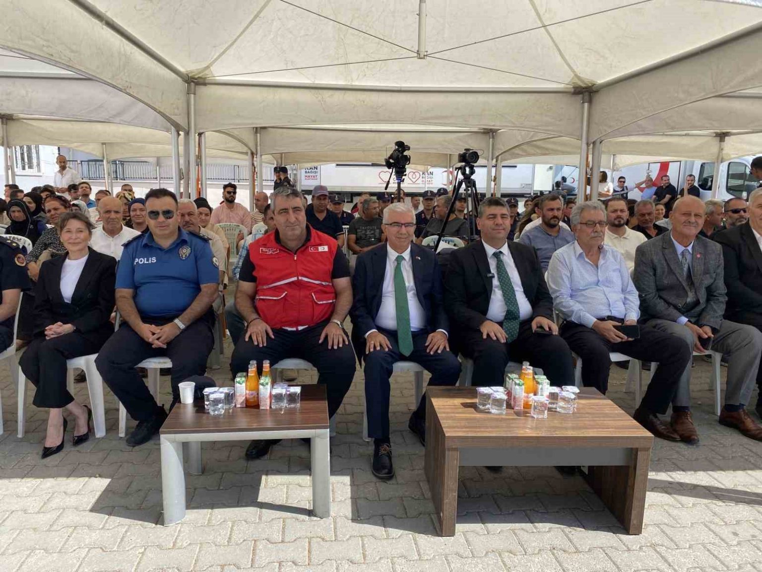 adanada-deprem-magduru-ciftcilere-kizilaydan-destek