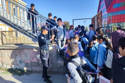 agrida-polis-ekipleri-okul-cevrelerinde-denetimlerini-surduruyor