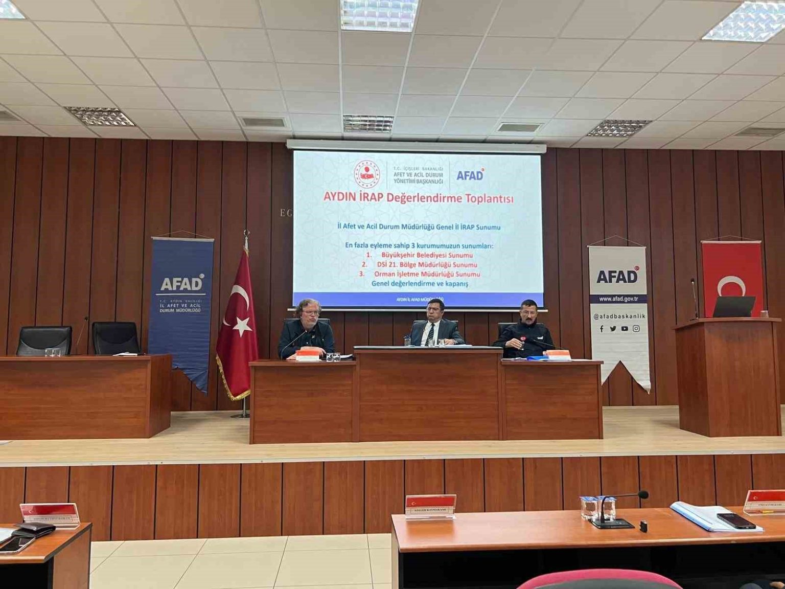aydin-il-afet-ve-risk-azaltma-plani-izleme-ve-degerlendirme-toplantisi-yapildi
