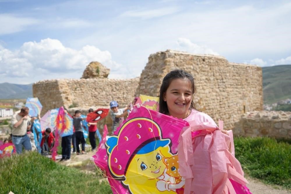 aydintepede-yarin-ucurtma-senligi-var