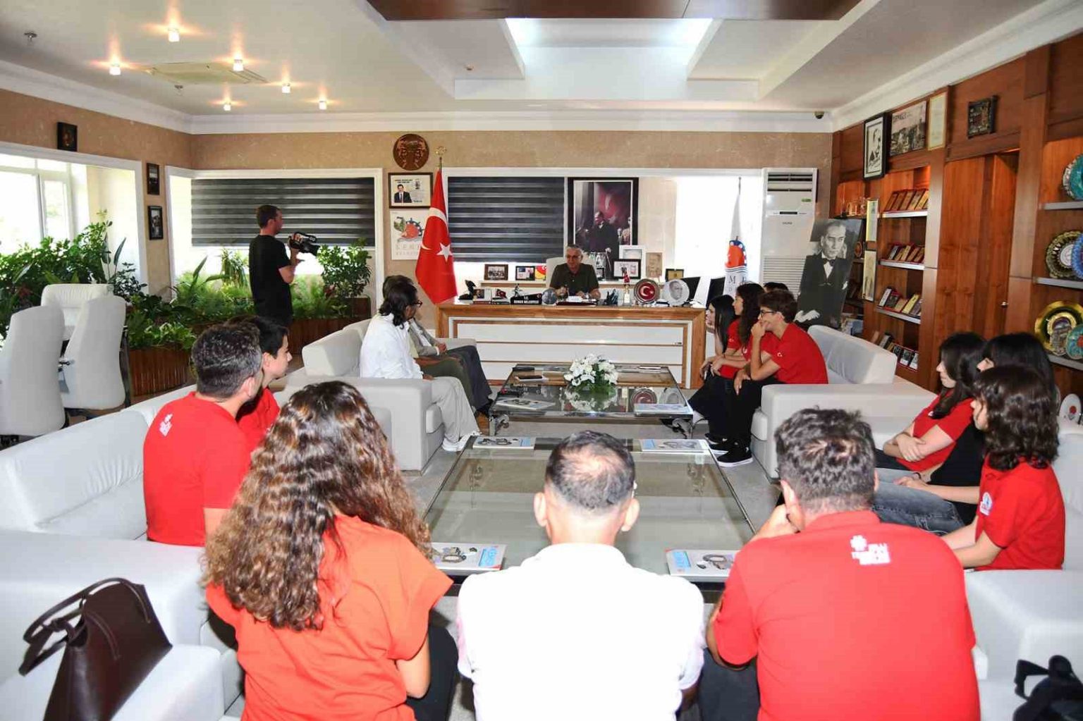 basarilarini-baskan-topaloglu-ile-paylastilar