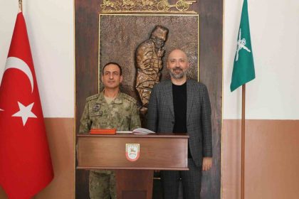 baskan-arikan-soke-garnizon-komutani-ve-ilce-jandarma-komutaniyla-bir-araya-geldi