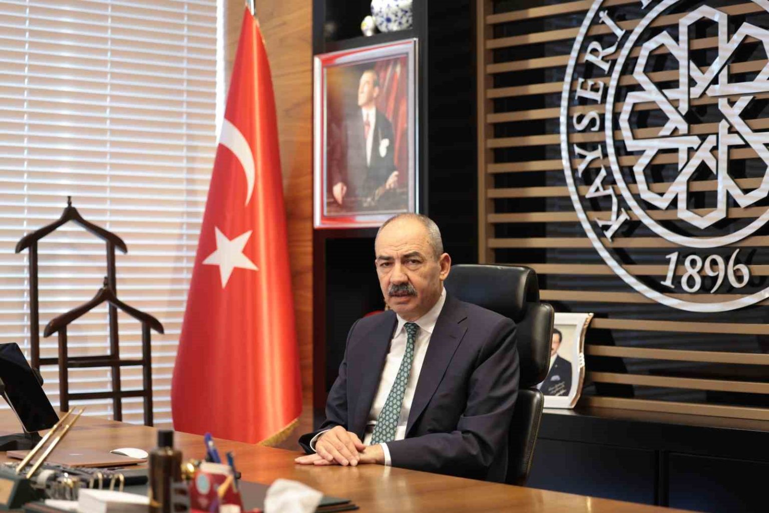 baskan-gulsoy-agustos-ayinda-147-ulkeye-303-milyon-825-bin-dolar-ihracat-136-milyon-285-bin-dolar-ithalat-yaptik