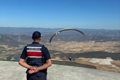 bilecikte-yamac-parasutu-etkinligi-guvenlik-onlemleriyle-tamamlandi