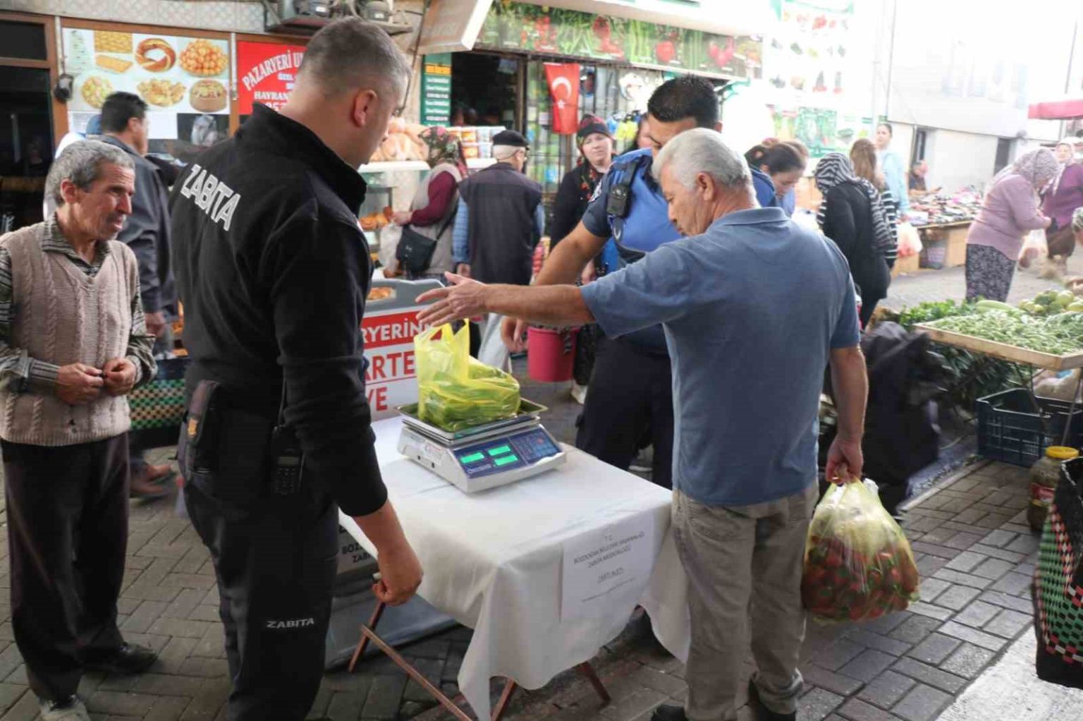 bozdogan-sali-pazarinda-tarti-kontrol-noktasi-uygulamasi