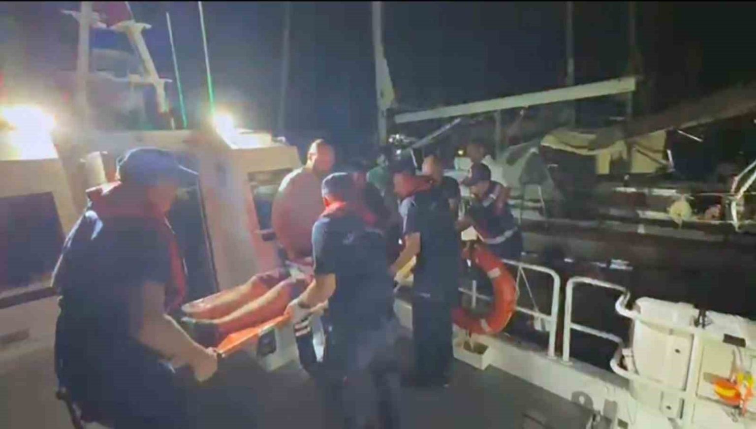 ciftlik-koyunda-yaralanan-vatandasa-sahil-guvenlikten-tibbi-tahliye