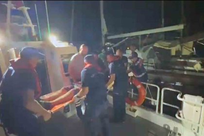 ciftlik-koyunda-yaralanan-vatandasa-sahil-guvenlikten-tibbi-tahliye