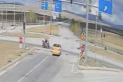 corumda-ticari-taksi-ile-uc-tekerlekli-motosiklet-carpisti-1-yarali