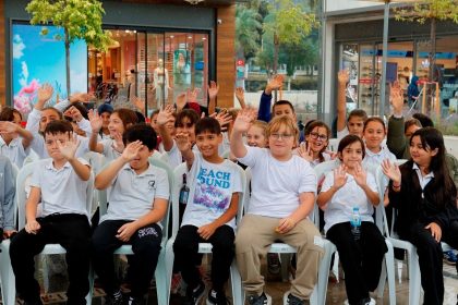 deniztemiz-turmepa-mavi-nefes-egitim-otobusu-ayvalikta