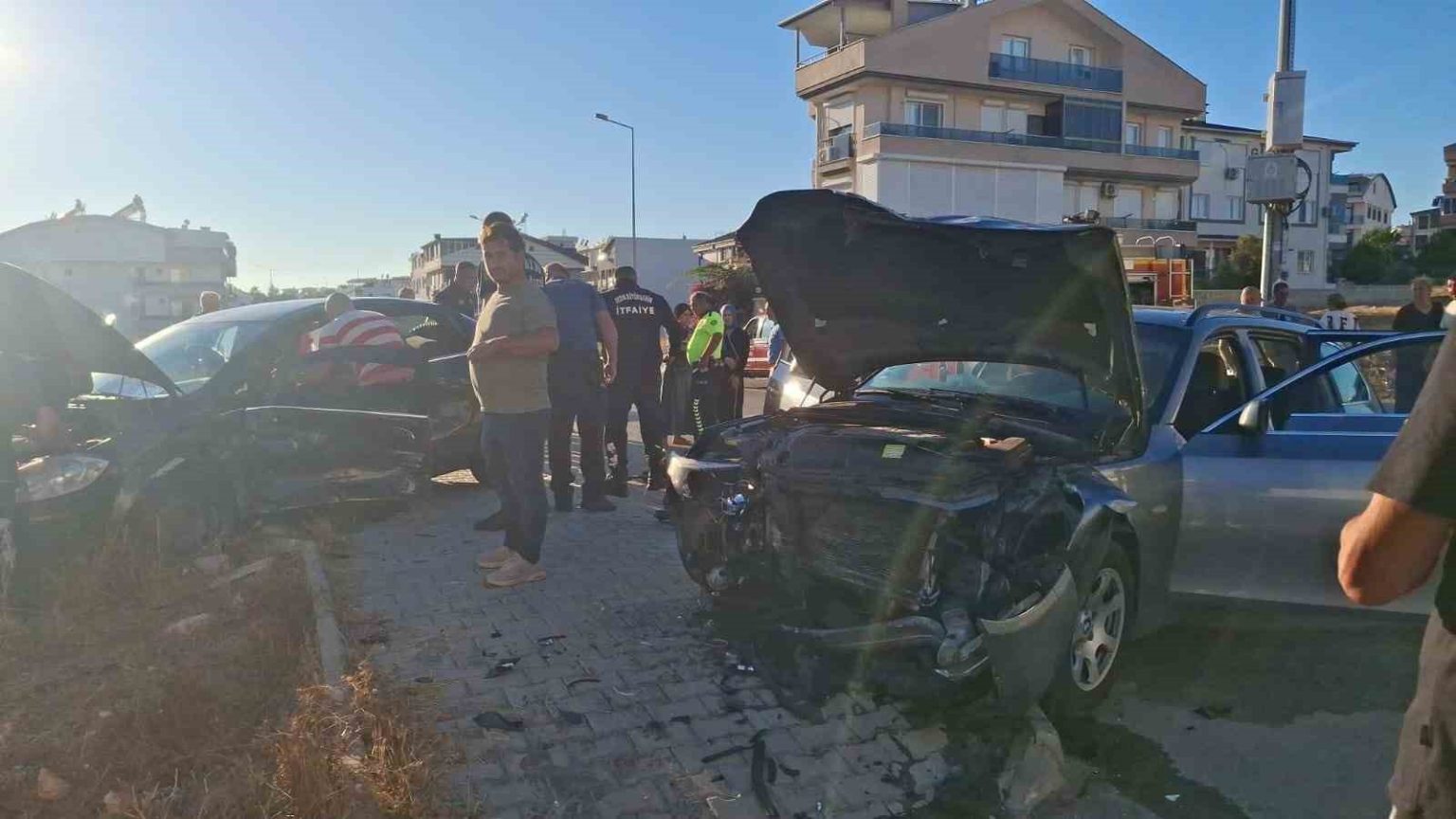 didimde-trafik-kazasi-1i-agir-5-yarali