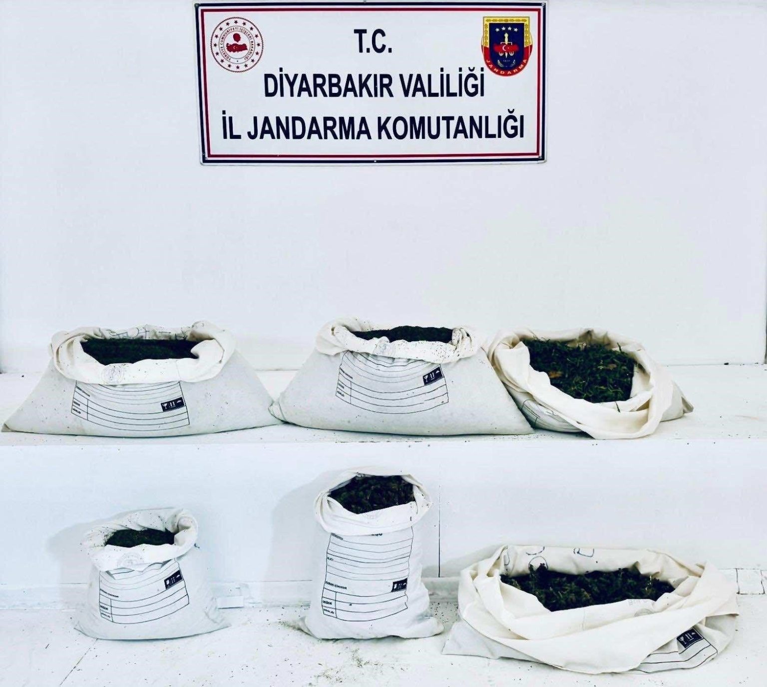 diyarbakirda-98-kilo-uyusturucu-ele-gecirildi