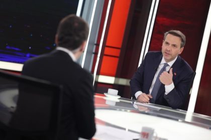 enerji-ve-tabii-kaynaklar-bakani-bayraktar-kisa-girerken-elektrikte-ve-dogal-gazda-bir-zam-dusunmuyoruz