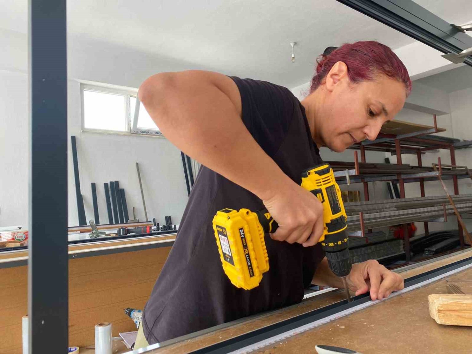 esi-eleman-bulamayinca-kollari-sivadi-sanayide-2-yilda-usta-oldu