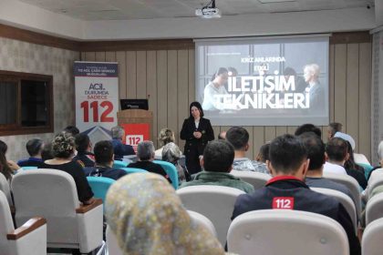 etkili-iletisim-112-acil-cagri-merkezi-personeline-anlatildi