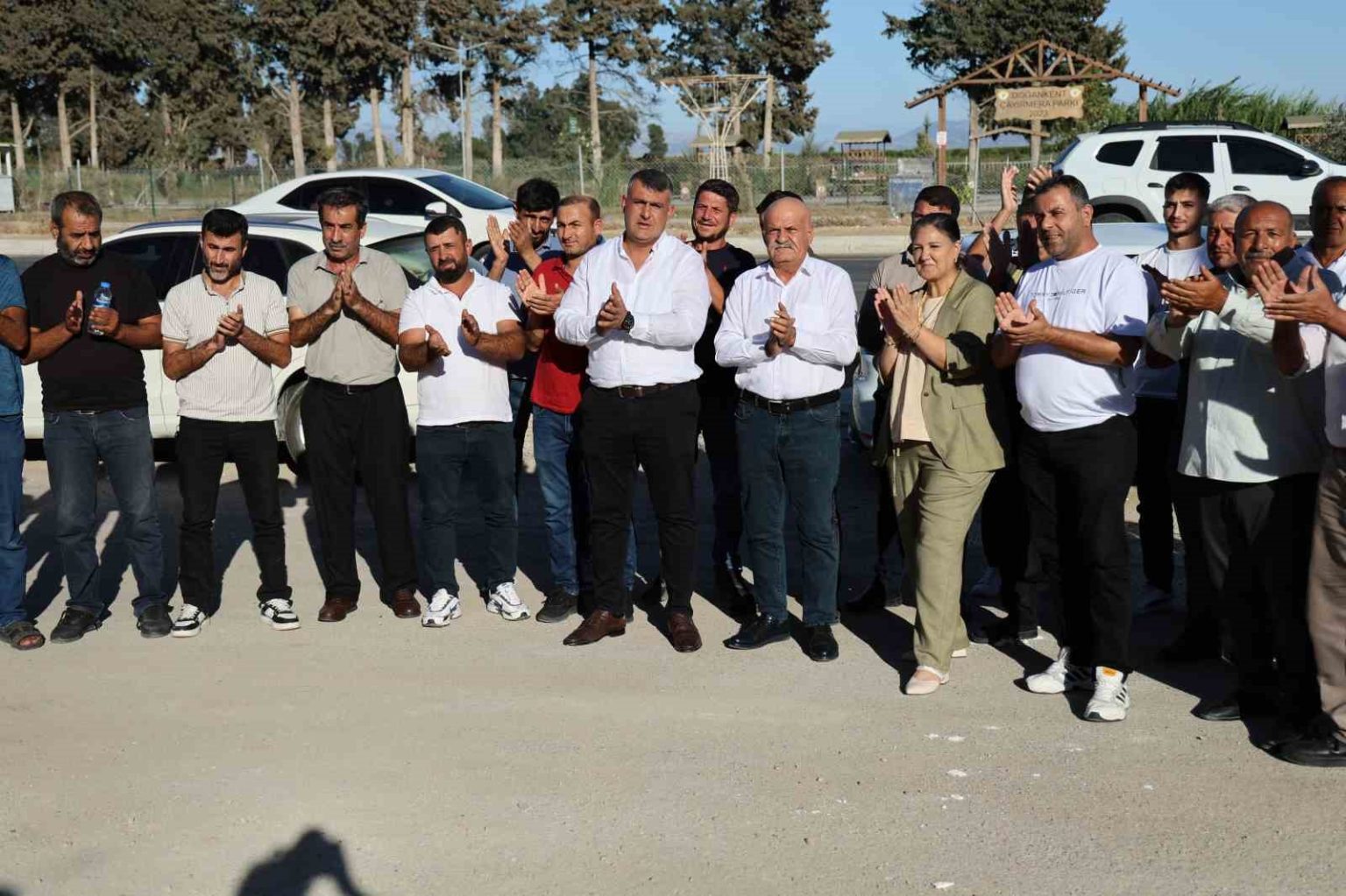 eylem-yapan-tarim-iscileri-ve-aracilarina-ciftcilerden-cagri-3-ay-bekleyin