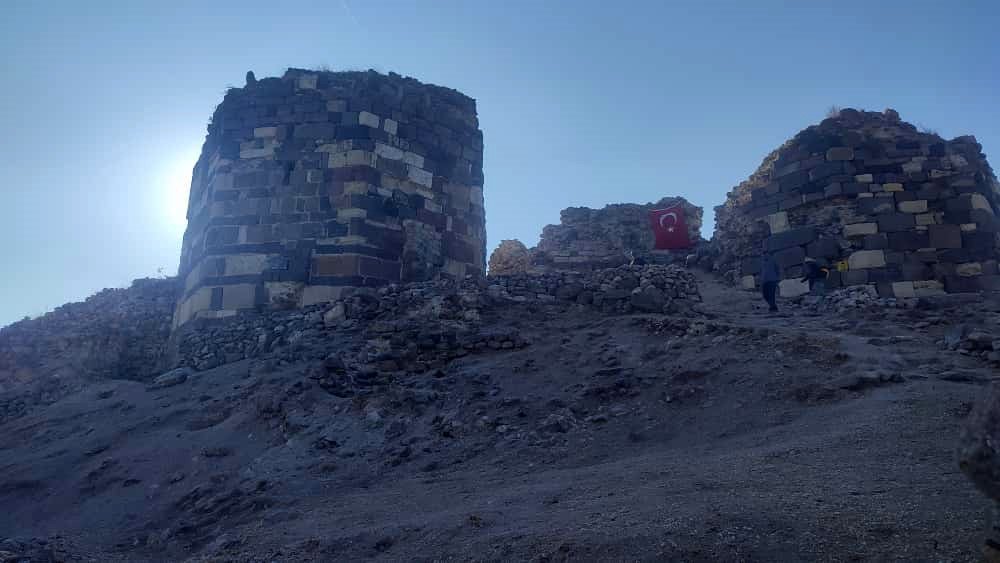 galatlardan-kalan-adaoren-kalesinin-sirlari-gun-yuzune-cikiyor