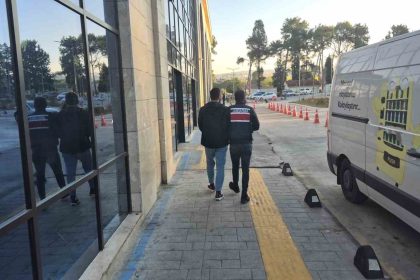 izmir-merkezli-16-ilde-feto-operasyonu-35-gozalti