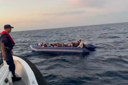 izmirde-138-duzensiz-gocmen-ve-2-gocmen-kacakcisi-yakalandi