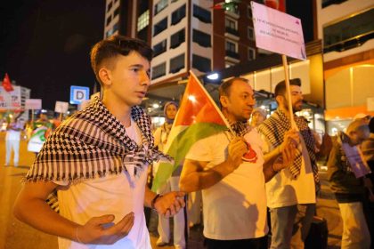 kahramanmarasta-vatandaslardan-filistine-destek-gosterisi