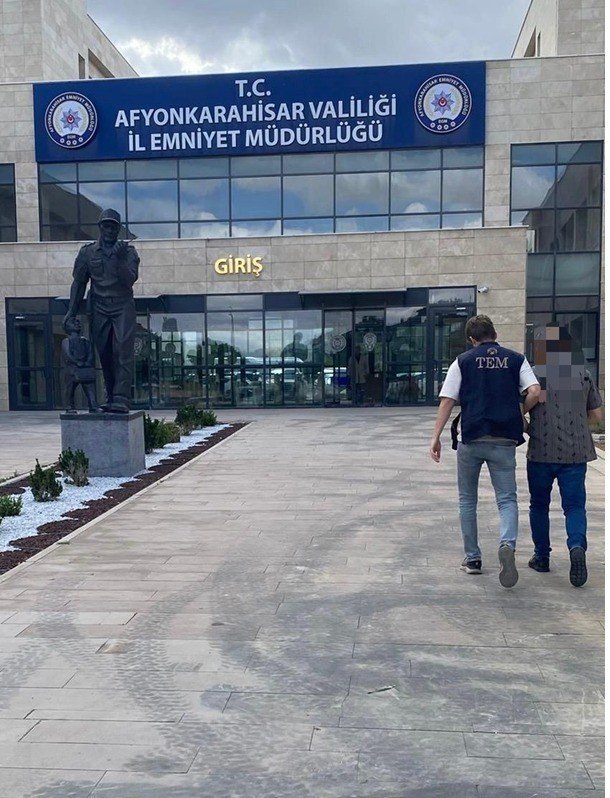 komiser-yardimciligi-sorularini-calan-feto-uyesi-yakalandi