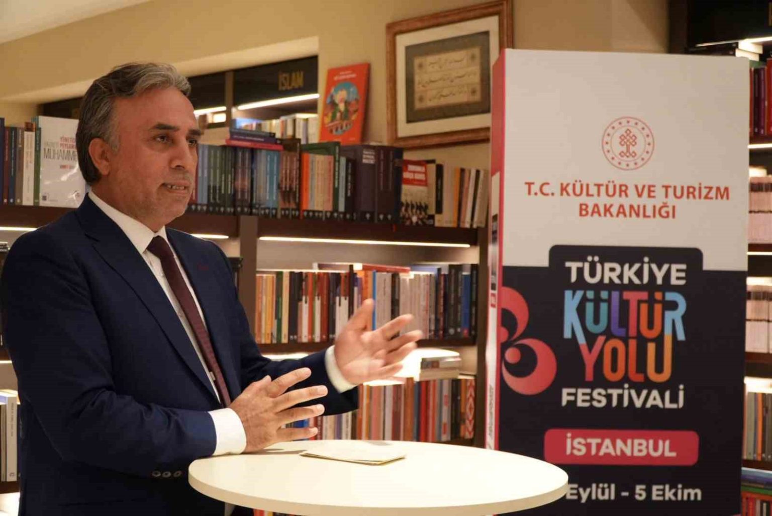 kultur-yolu-festivalinde-fethi-gemuhluoglu-konusuldu