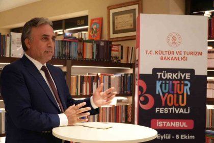 kultur-yolu-festivalinde-fethi-gemuhluoglu-konusuldu