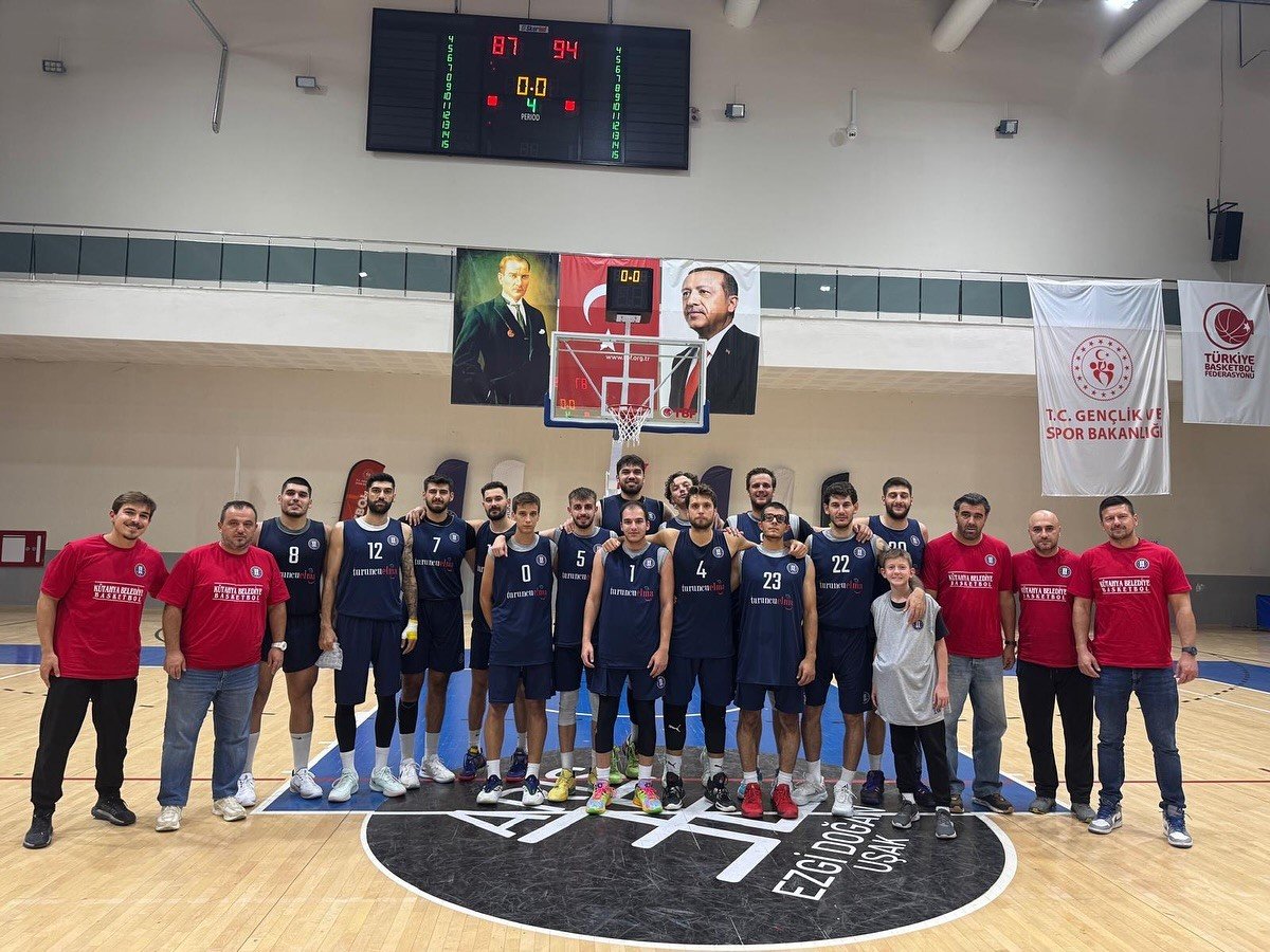 kutahya-belediyespor-basketbol-takimi-ilk-hazirlik-karsilasmasinda-galip