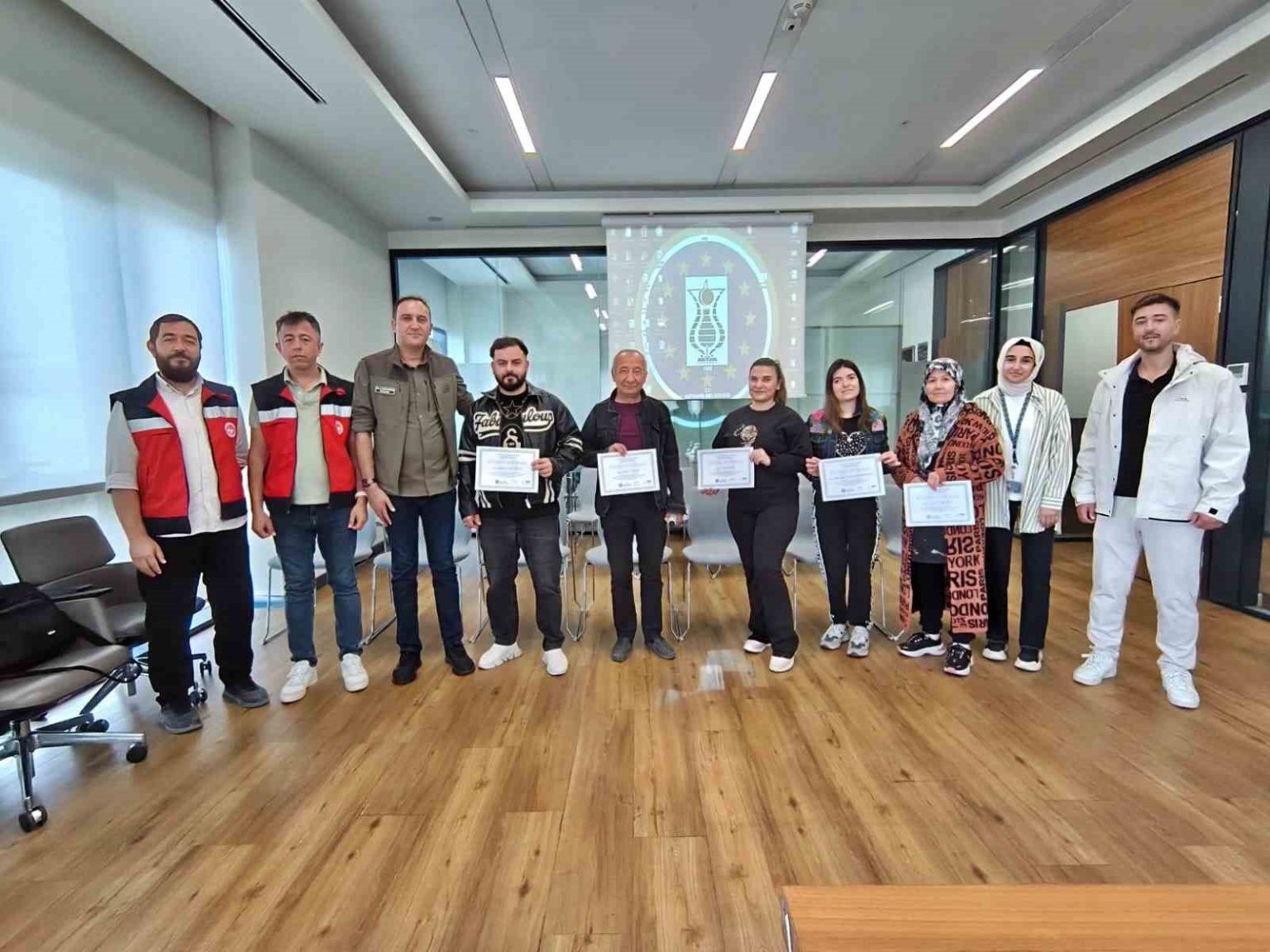 kutahyada-ev-hayvani-satis-yeri-sahiplerine-egitim